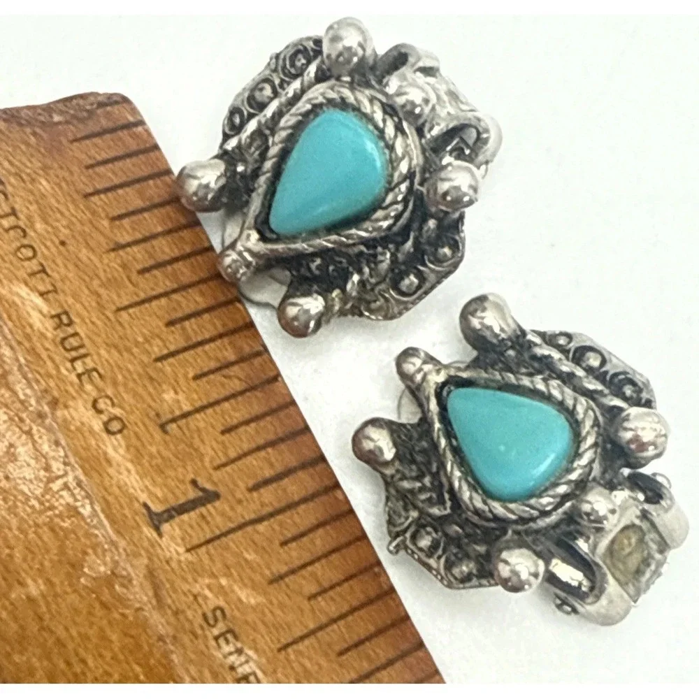 Vintage Southwestern Style Faux Turquoise Clip On Earrings Silver Tone Textured